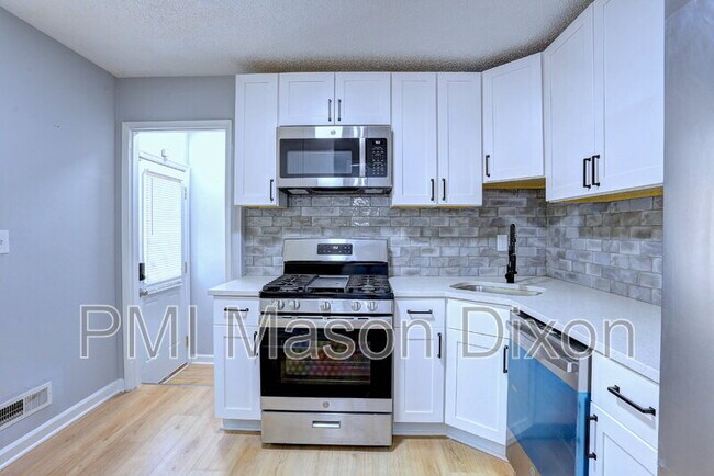 Building Photo - 8523 Fieldway Dr