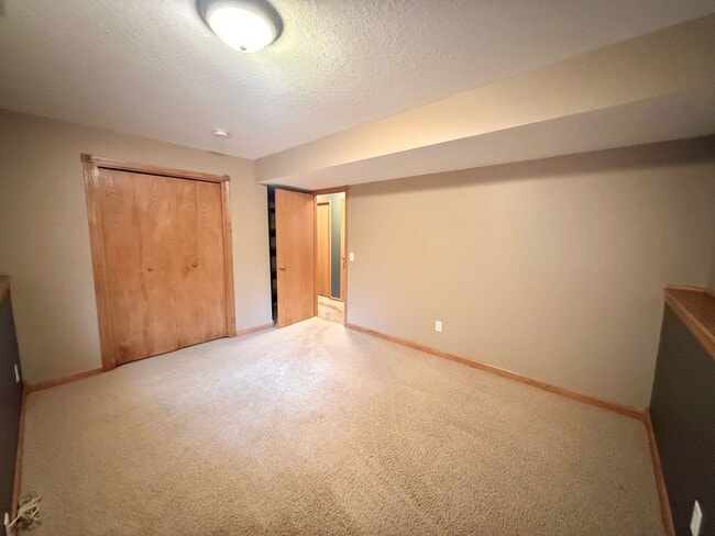 Building Photo - 331 Brookestone Dr SE