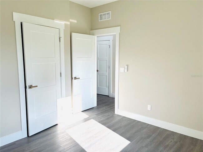 Building Photo - 89 Wheatfield Dr