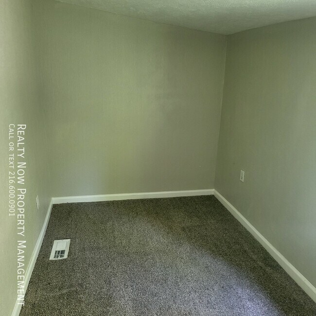 Building Photo - 18022 Marcella Rd
