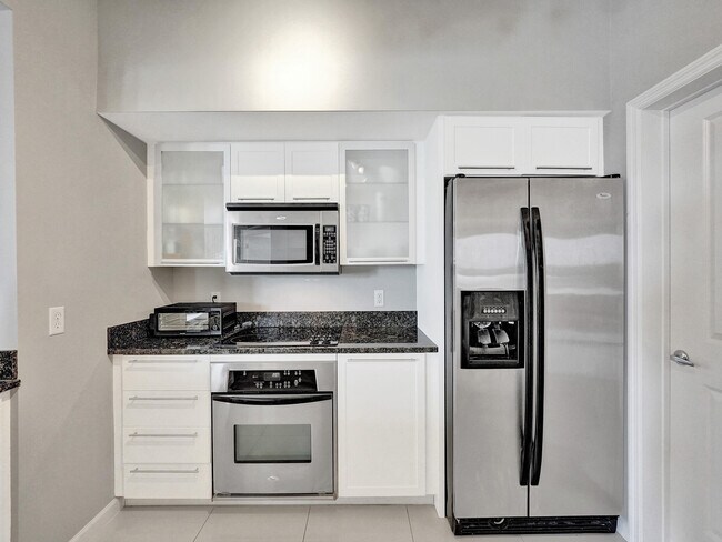 Building Photo - 225 NE 1st St