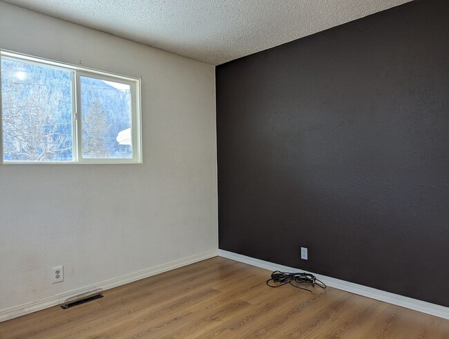 Building Photo - Beautiful 3 bedroom Orofino House