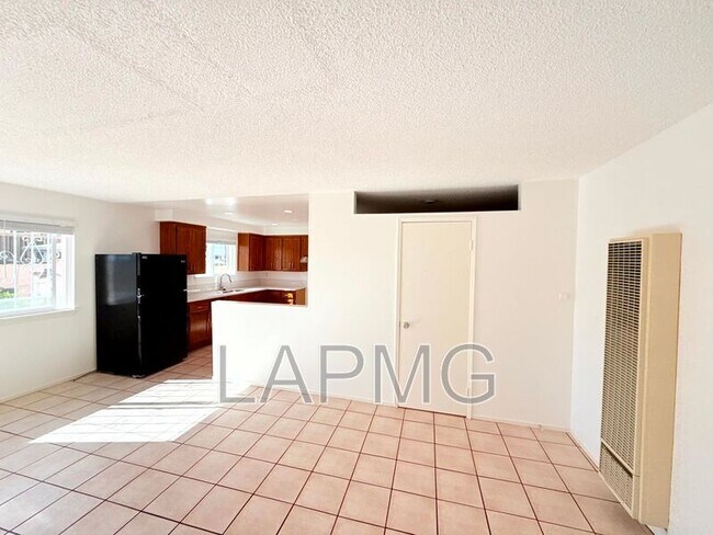 Building Photo - 207 N Mathews St