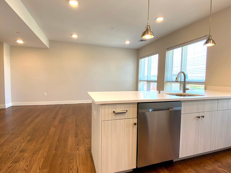 Building Photo - 3 Everett Ct