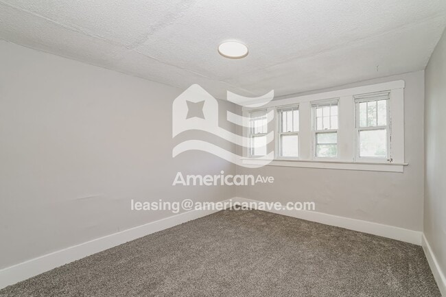 Building Photo - 1205 W Brons Ave