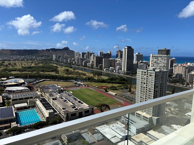 Building Photo - Kapiolani - Ala Wai Skyrise - 1 Bdrm/1 Bat...