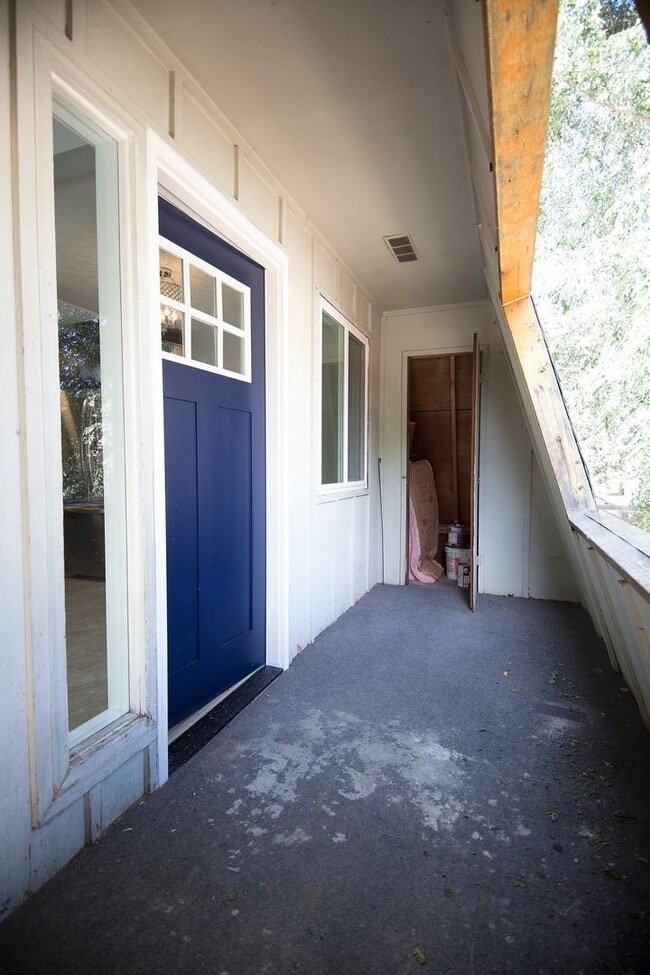 Building Photo - 2809 Stanford Rd