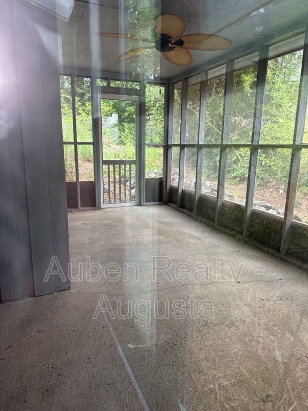 Building Photo - 3208 Summerchase Cir