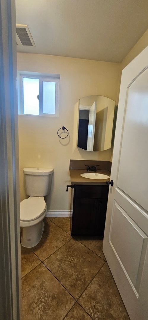 Building Photo - 75(611)