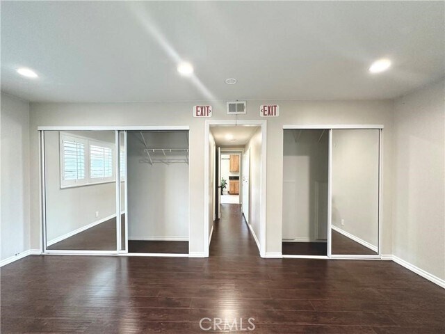 Building Photo - 54 Gillman St