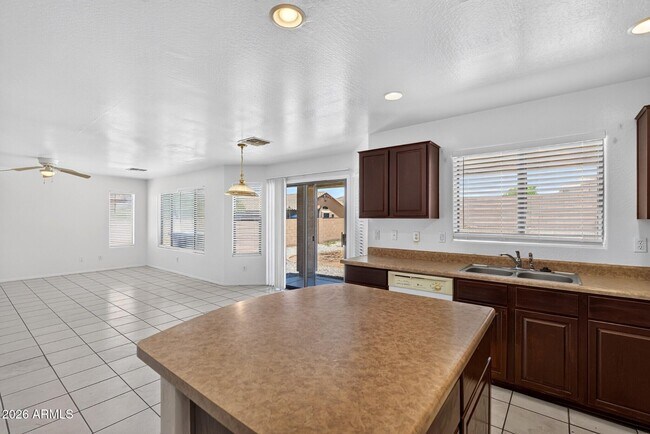 Building Photo - 7823 S 48th Ln