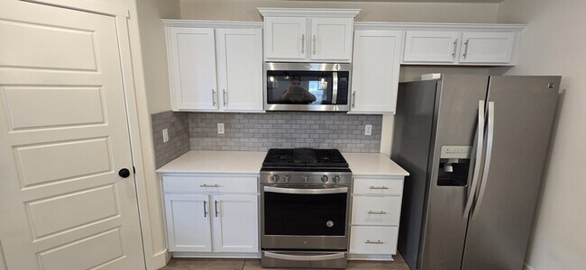 Building Photo - Atwater 5 Bedroom 3.5 Bathroom Home