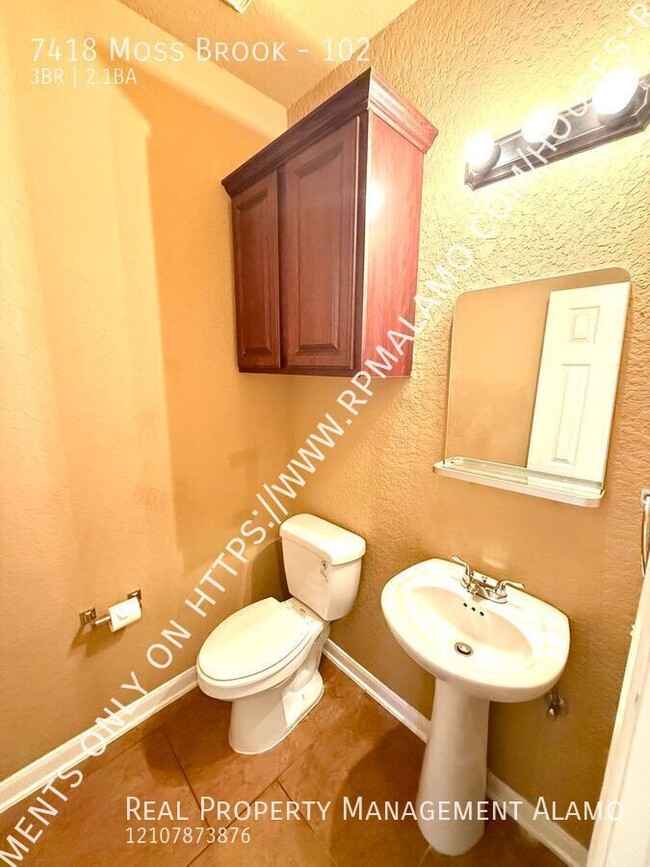 Building Photo - 7418 Moss Brook Dr