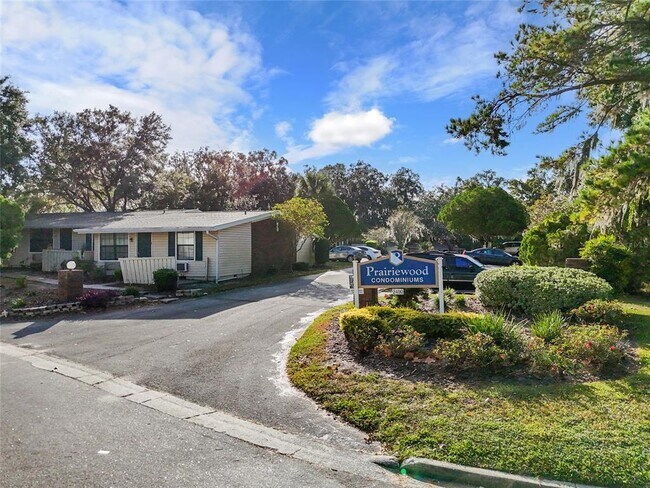 Building Photo - 2490 SW 14th Dr