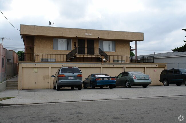 Building Photo - 11626 Cedar Ave.