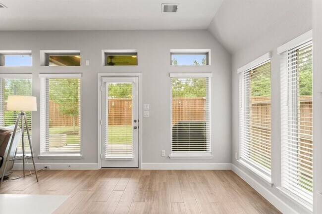 Building Photo - 27114 Sofia Forest Dr