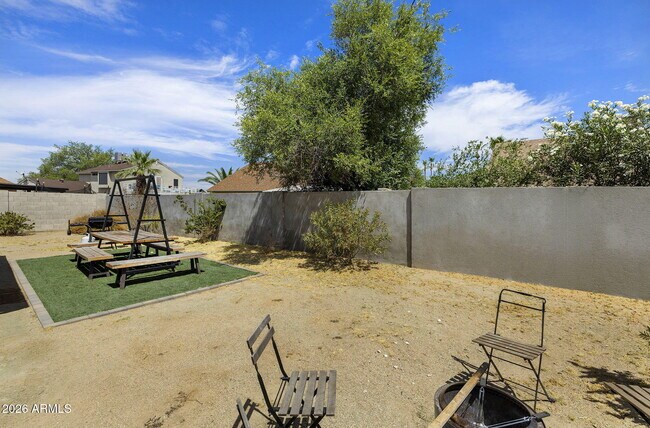 Building Photo - 4768 W Piute Ave