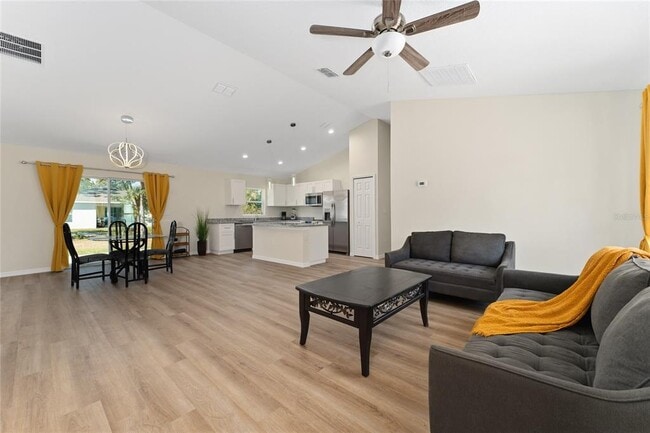 Building Photo - 14 Locust Loop Dr