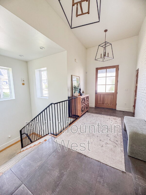 Building Photo - 703 N 920 E