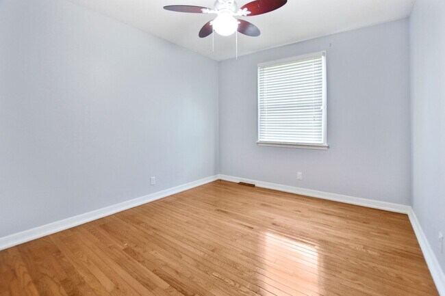 Building Photo - Pet Friendly Four Bedroom with Basement!