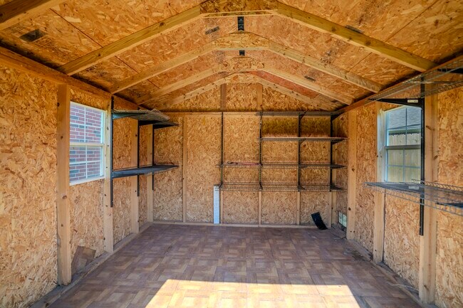 Building Photo - 1123 Woodley Bend