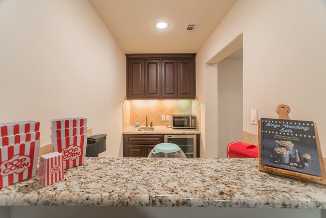 Building Photo - 46 S Shasta Bend Cir