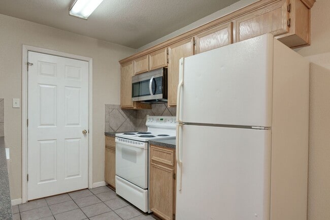 Building Photo - 3606 Dustin Ct