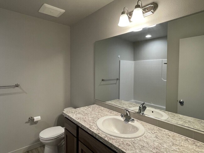 Building Photo - 3 bedroom, Modern Duplex available soon!