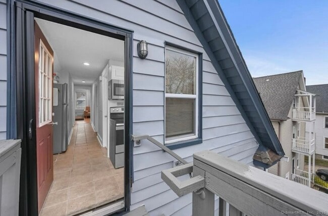 Building Photo - 115 Harborview Ave
