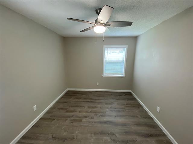 Building Photo - 2434 Lakeshore Dr