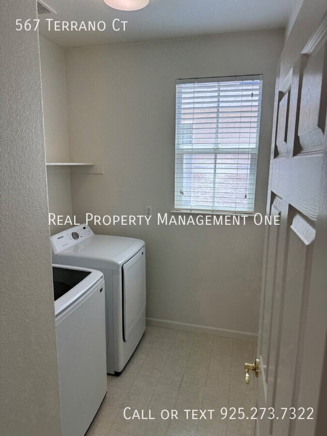 Building Photo - 567 Terrano Ct
