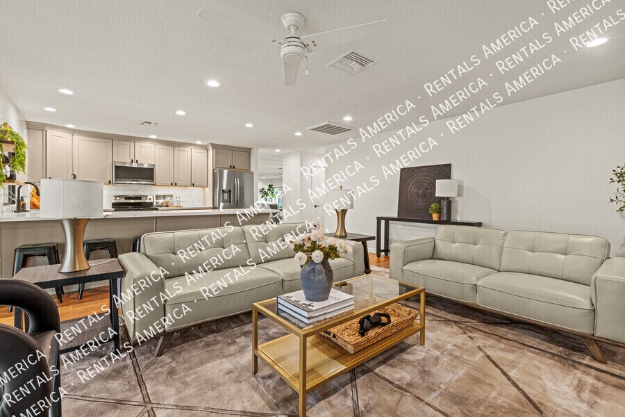 Building Photo - 7007 N Vía De Manana