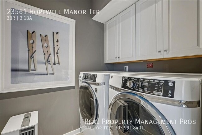 Building Photo - 23561 Hopewell Manor Terrace