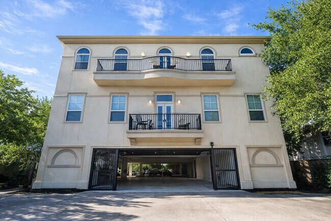 Building Photo - 5801 Winsome Ln