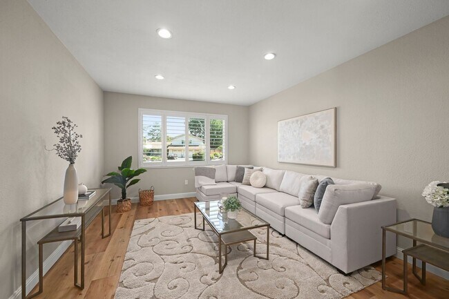Building Photo - Lease this Elegant 4-Bedroom Danville Home...