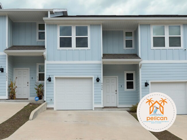 Building Photo - Modern 3-Bedroom Townhome in Gated Community