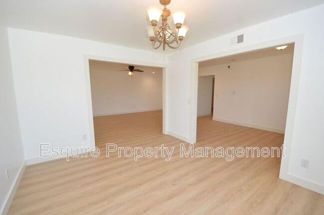 Building Photo - 13515 W Telegraph Rd