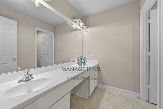 Building Photo - 5 Bedroom house rent in Suwanee near Peachtree Ridge High School