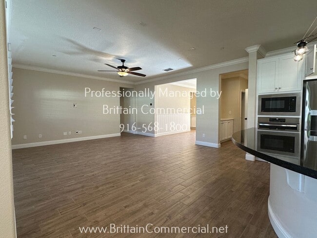 Building Photo - Stunning All Single Story 3 Bedroom, 2.5 B...