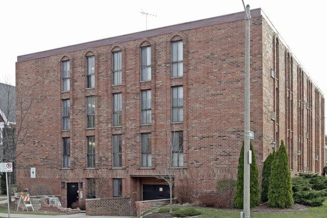 Building Photo - 3402 N Oakland