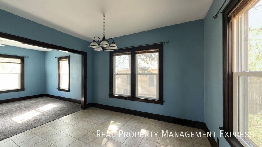 Building Photo - 3 Bedroom 1 Bathroom Home For Rent In Sioux Falls