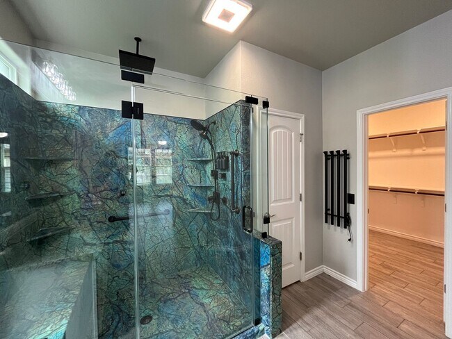 Building Photo - WALKING DISTANCE FROM OSO BAY WETLAND PRES...