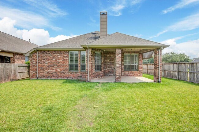Building Photo - 28226 Chalet Park Dr