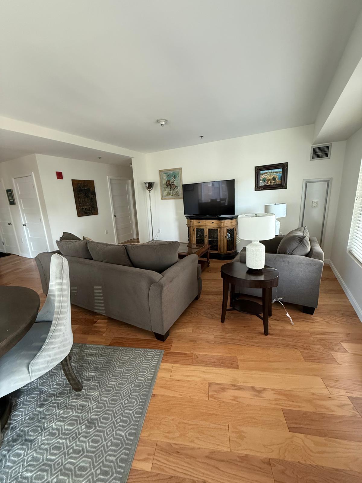 Building Photo - 100 Exchange St