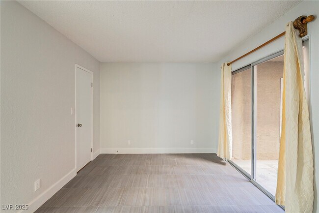 Building Photo - 832 Mantis Way