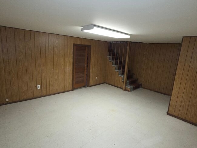 Building Photo - 8649 Niles Center Rd