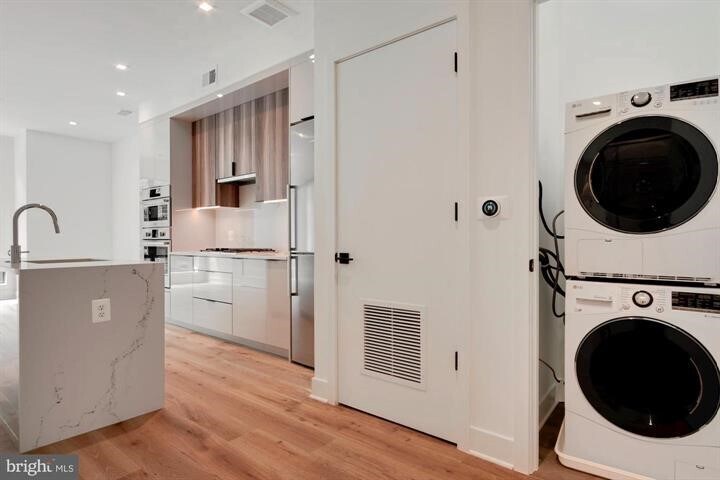 Bosch washer and dryer. - 801 N St NW