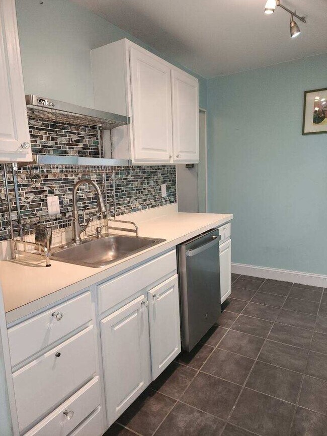 Building Photo - COMING SOON - Waters Edge Condo