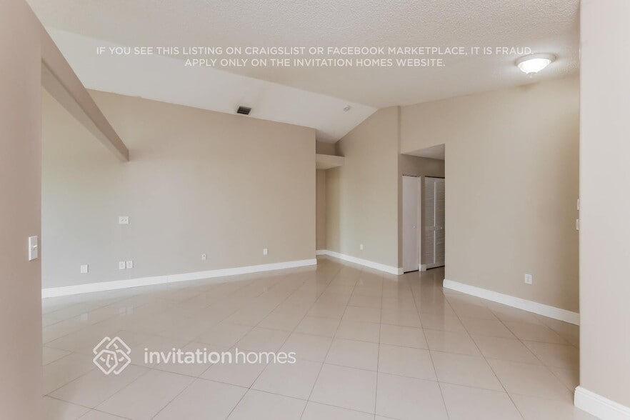 Building Photo - 1544 NW 158th Ave