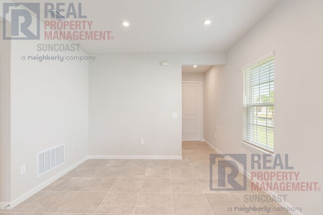Building Photo - 4535 Arden Wy